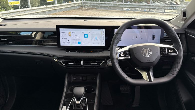 MG HS 1.5 T-GDI Trophy 5dr DCT Petrol Hatchback